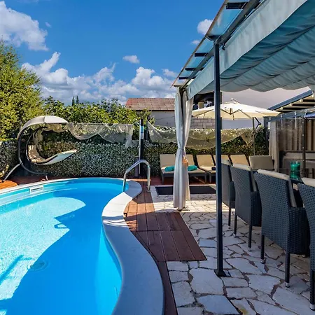 Hébergement de vacances In Vantacici With Wifi *